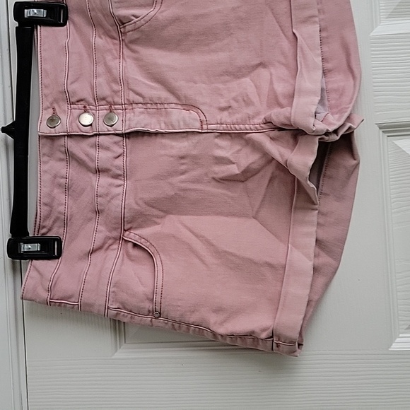 Tinseltown High Rise Shorts - Picture 2 of 12